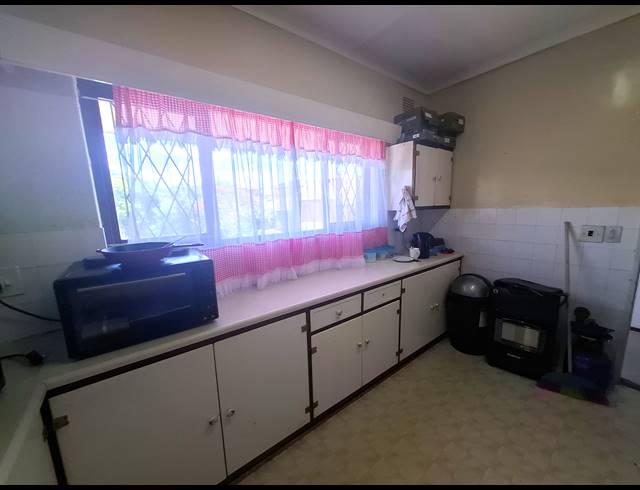 2 BEDROOM APARTMENT FOR SALE IN MANABA BEACH